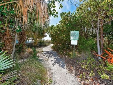 Lower Level Guest Suite steps to beach Lower Level Guest Suite steps to beach